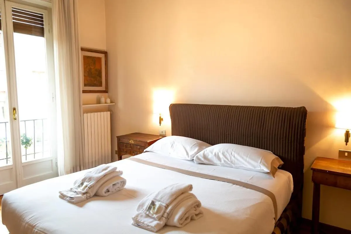 Florence Prestige Nel Heart Of Ponte Vecchio Villa