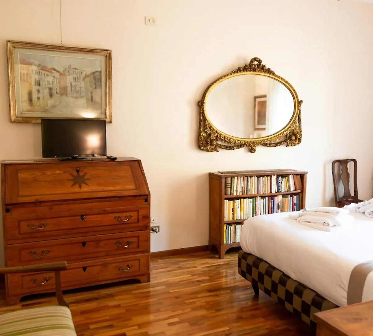 Florence Prestige Nel Heart Of Ponte Vecchio